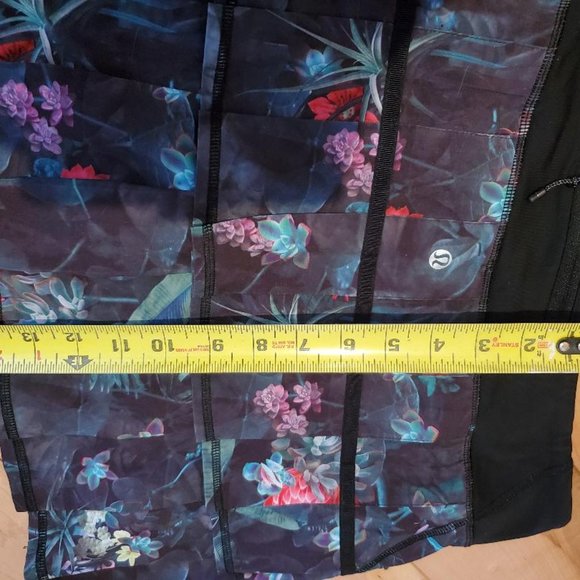 Lululemon jungle skirt, size 8 - Picture 3 of 7